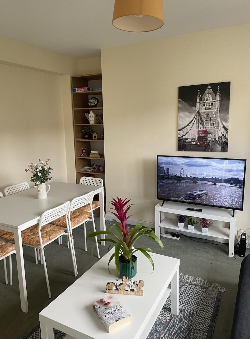 Stunning Flat Close To Regents Park And Euston Station! Лондон Екстериор снимка